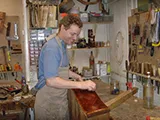 Restauration de commode ancienne en marqueterie à Paris