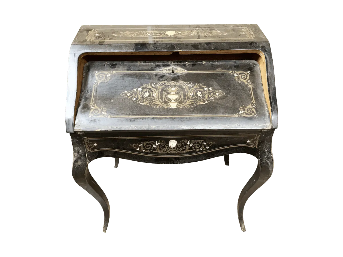 Avant restauration. Bureau d'époque Napoléon III Avant restauration. Restauration à Paris - Vincennes d'un Bureau d'époque Napoléon III