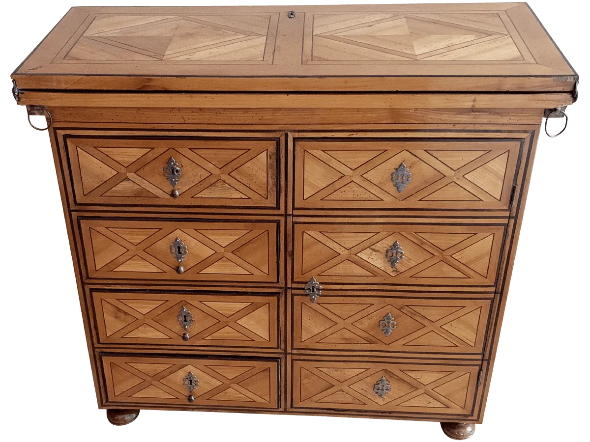 Après restauration. Meuble de changeur du XVIII ème siècle Après restauration. Meuble de changeur du XVIII ème siècle