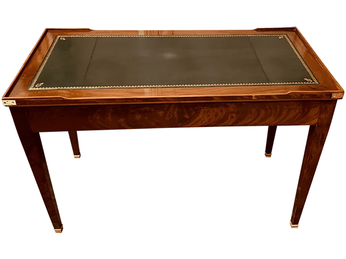 Après restauration. Table à jeux d'époque Charles X Après restauration. Restauration à Paris - Vincennes d'une table à jeux d'époque Charles X